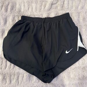 Men’s Nike running shorts size M